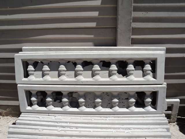 Thick concrete balustrade panel