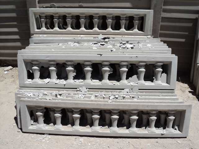 Thin concrete balustrade panel